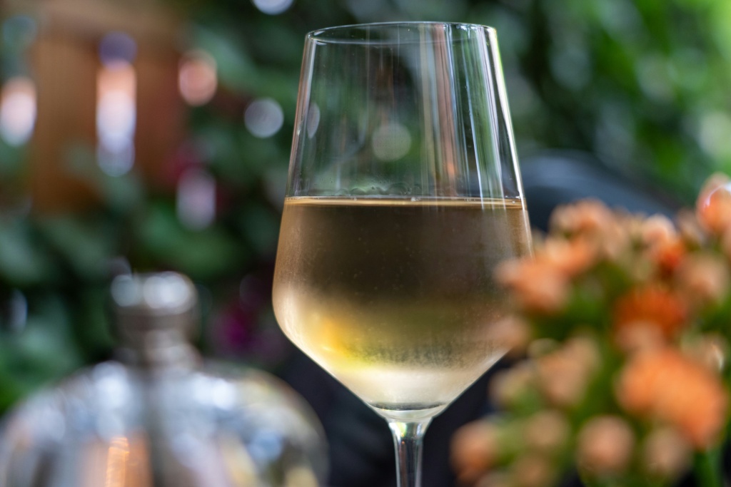 A glass of non-alcoholic wine which does not have the usual alcohol effects.